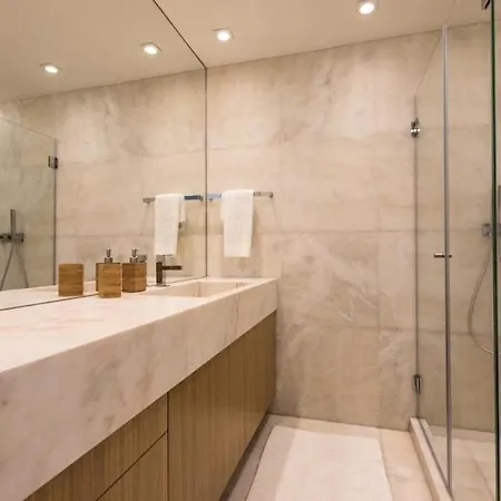 Superb Modern And Unique Liberdade * 리스본